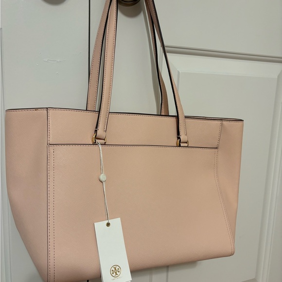 Brand new Tory Burch bag. In excellent condition, never been used. - Picture 2 of 6